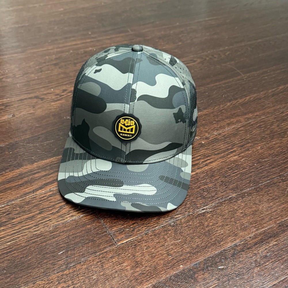 Melin Hat - the Shore fit - like new